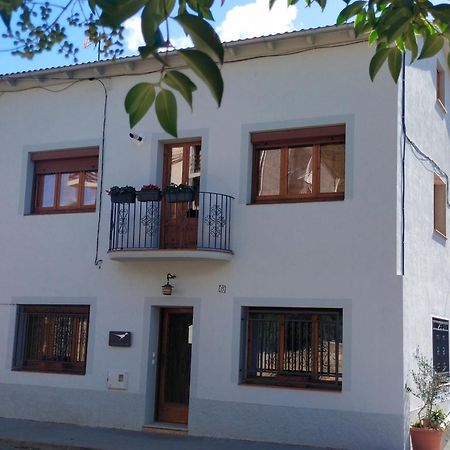 Dinosaur House Apartment Coll de Nargó Екстериор снимка
