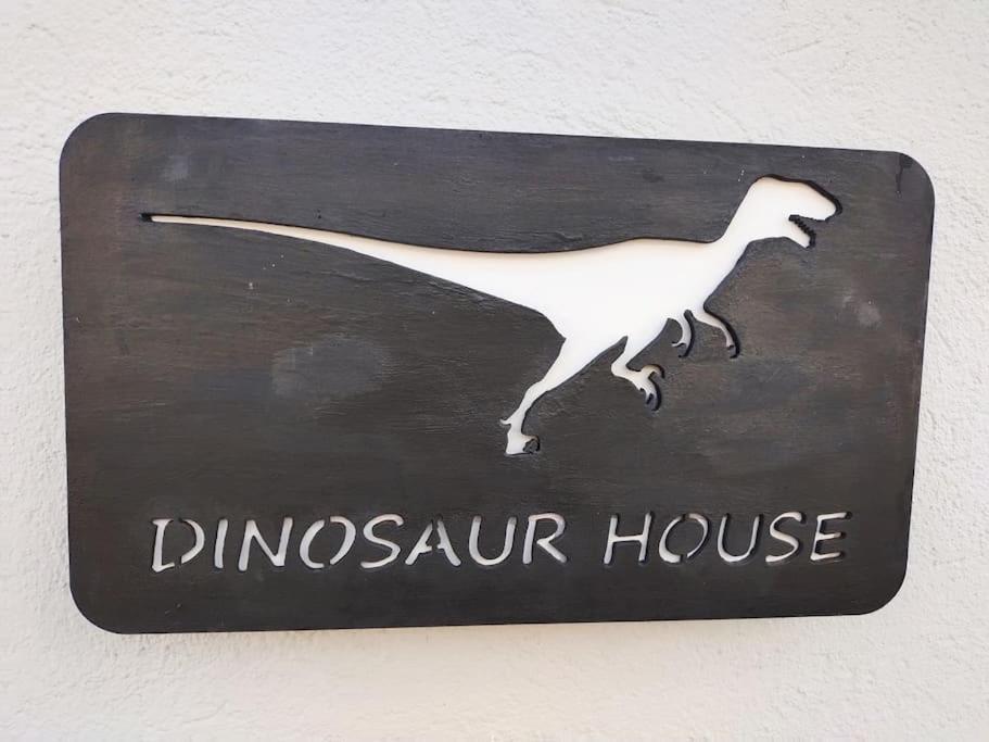 Dinosaur House Apartment Coll de Nargó Екстериор снимка