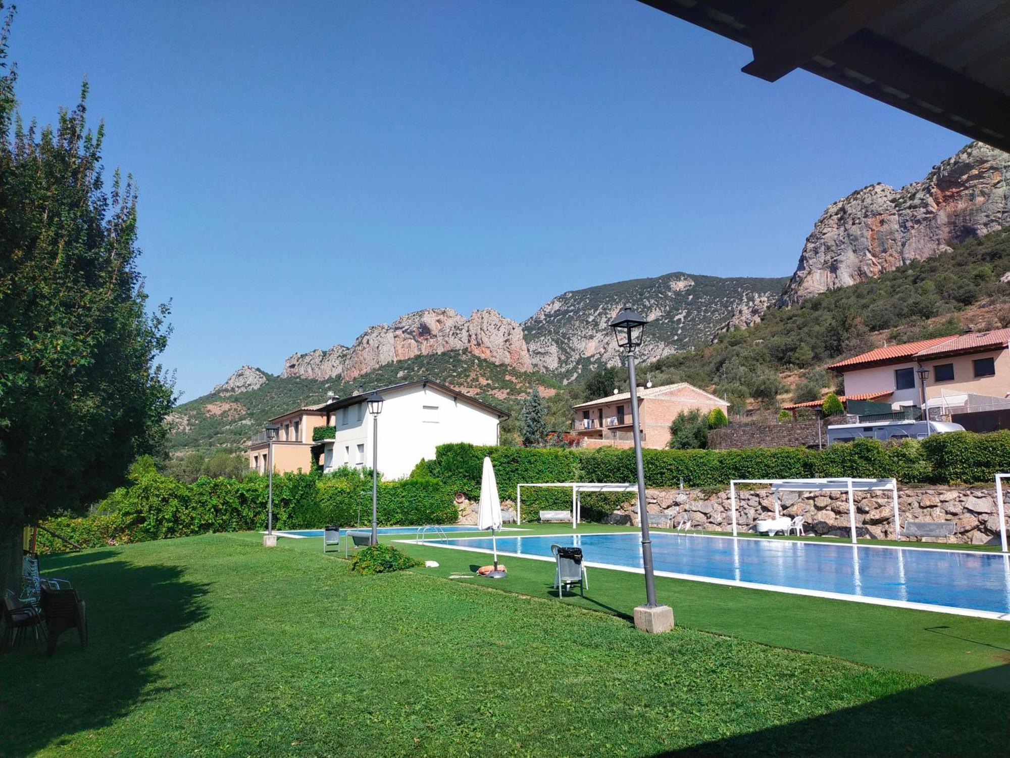 Dinosaur House Apartment Coll de Nargó Екстериор снимка