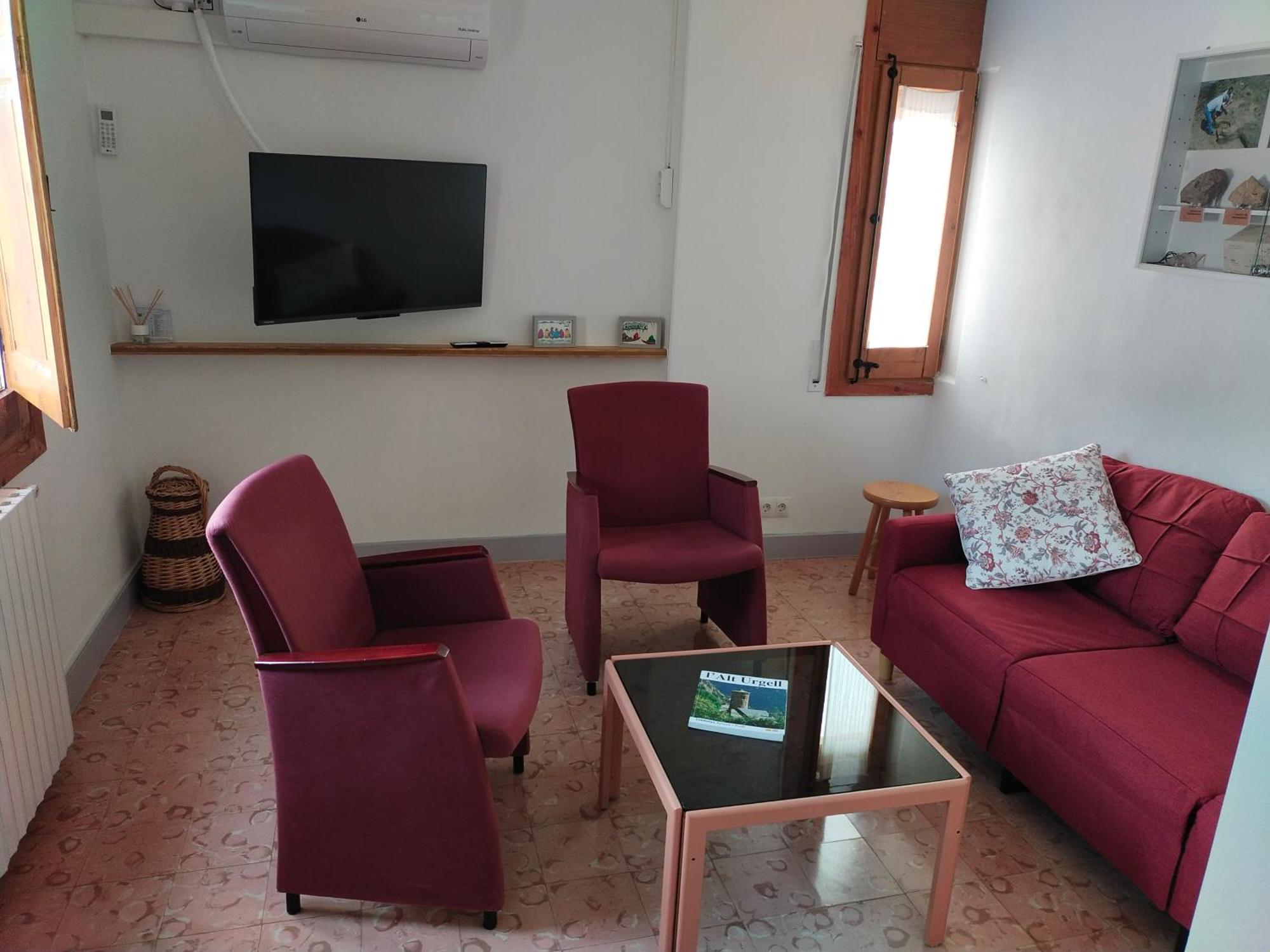 Dinosaur House Apartment Coll de Nargó Екстериор снимка